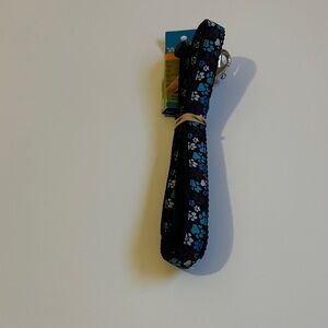 Blue Paw Print Dog Leash - Durable Black & Blue Design